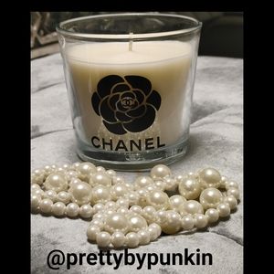 Medium size candle. Vanilla scent.